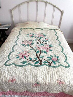 Hand appliqued and quilted coverlet azalea rhododendron flowers Full Size